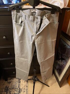 Calvin Klein Men's Straight-Leg Chinos in Light Gray